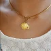 Le pendentif redevient-il la pièce maîtresse du cou ?